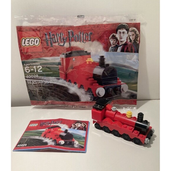 LEGO Harry Potter: Mini Hogwarts Express (40028) Complete With Booklet - Picture 10 of 11